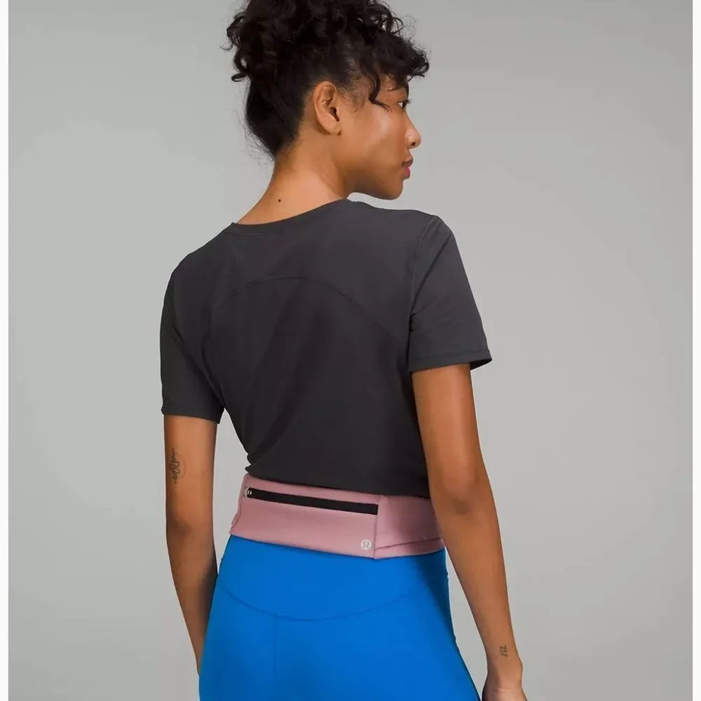 🍋LULULEMON ATHLETICA | Fast and Free Running Belt in Vintage Mauve - Picture 2 of 9